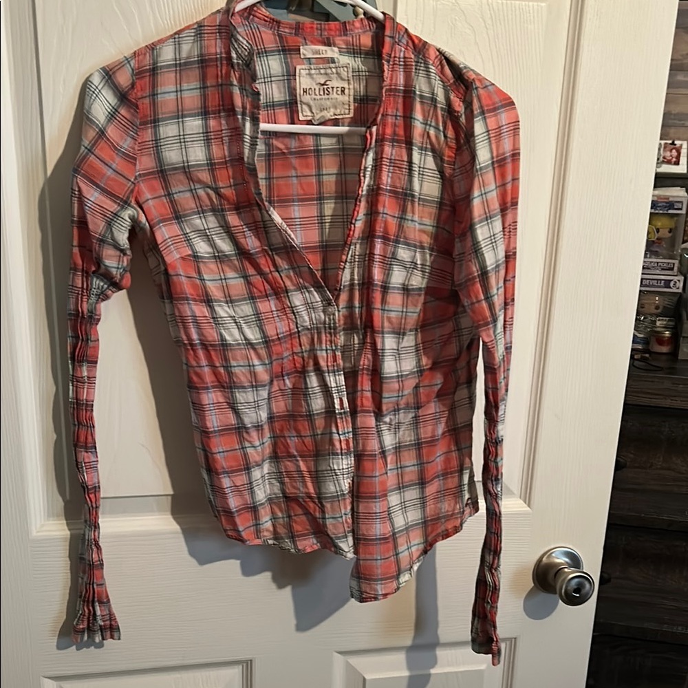 Hollister women’s sm Coral and White Plaid Shirt